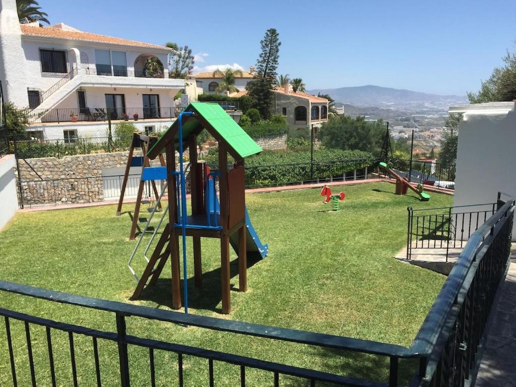 Villa La Torrecica, Con Caracter Andaluz Y Magnificas Vistas Al Mar Y Sierra Nevada Salobreña Exterior foto