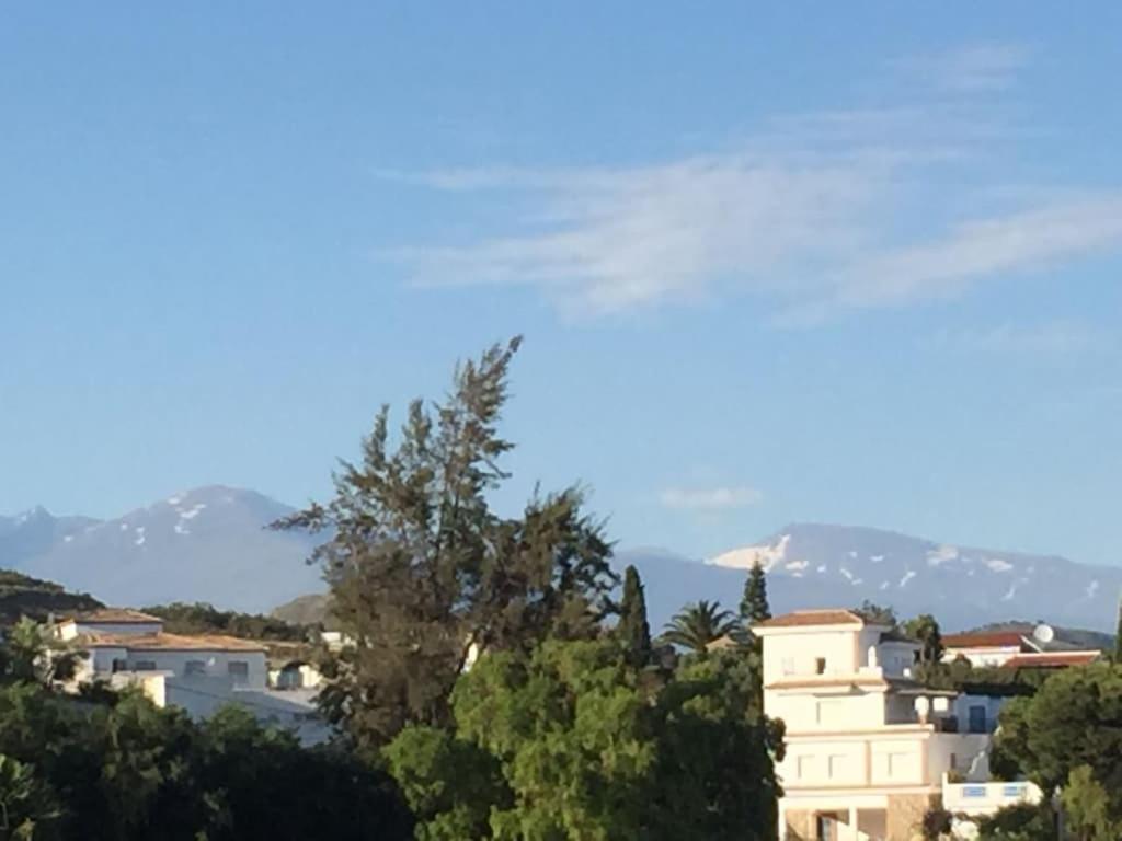 Villa La Torrecica, Con Caracter Andaluz Y Magnificas Vistas Al Mar Y Sierra Nevada Salobreña Exterior foto