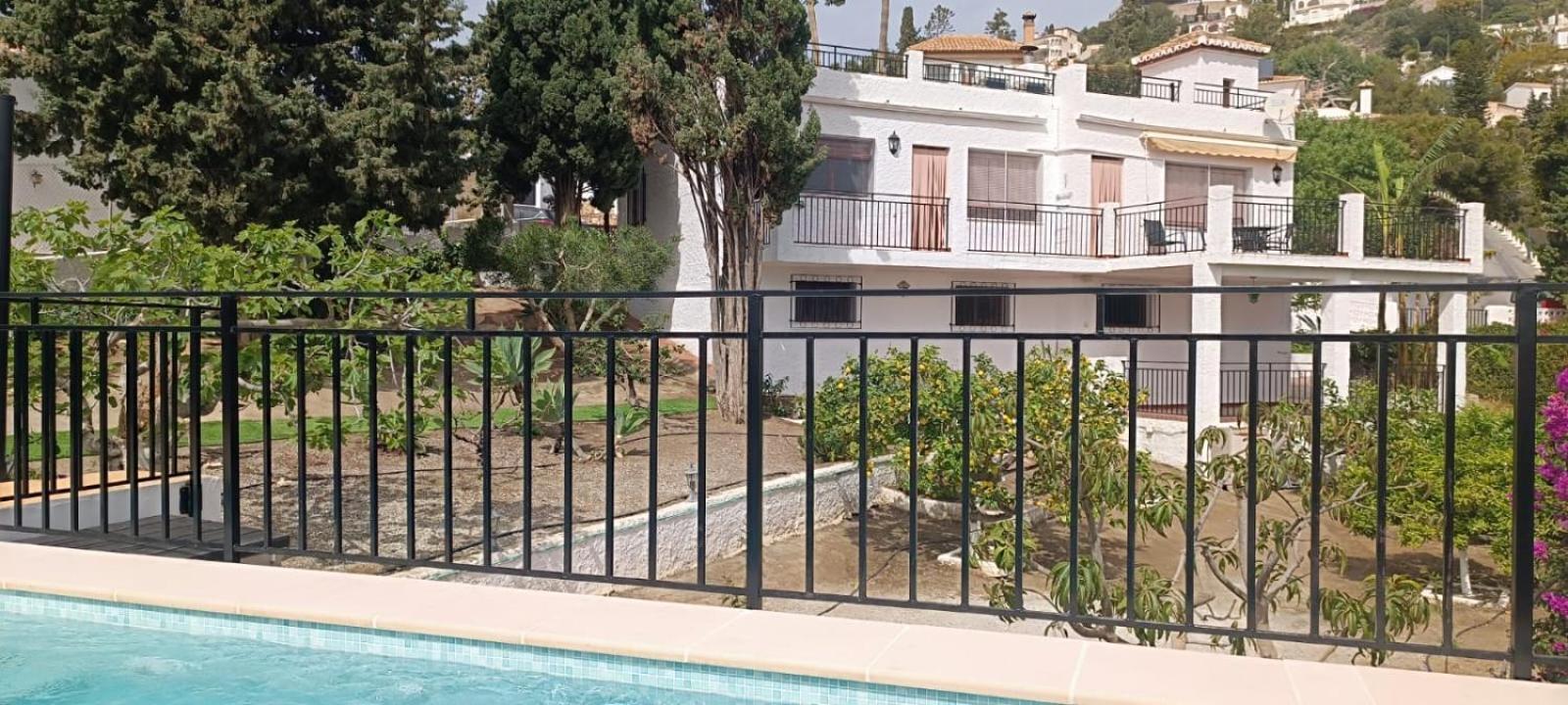 Villa La Torrecica, Con Caracter Andaluz Y Magnificas Vistas Al Mar Y Sierra Nevada Salobreña Exterior foto